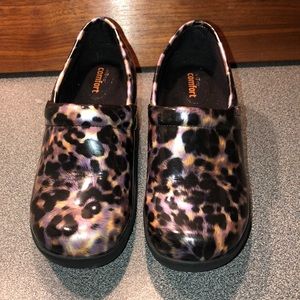 SAFE T STEP SHOES T COMFORT CLOGS SLIP RESISTANT